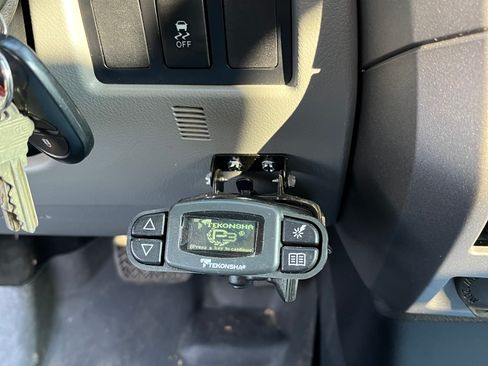 Used 2013 Toyota Tundra 4x4 Double Cab image 11