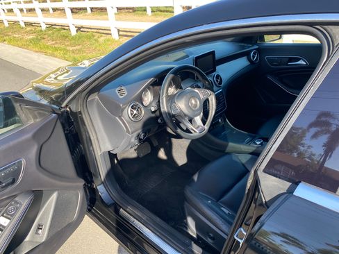 Used 2015 Mercedes-Benz CLA 250 image 10