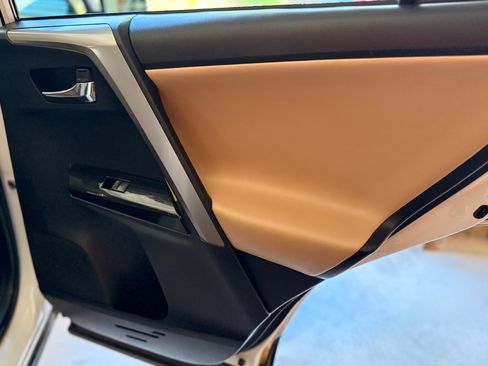 Used 2018 Toyota RAV4 Limited w/ Protection Package image 21