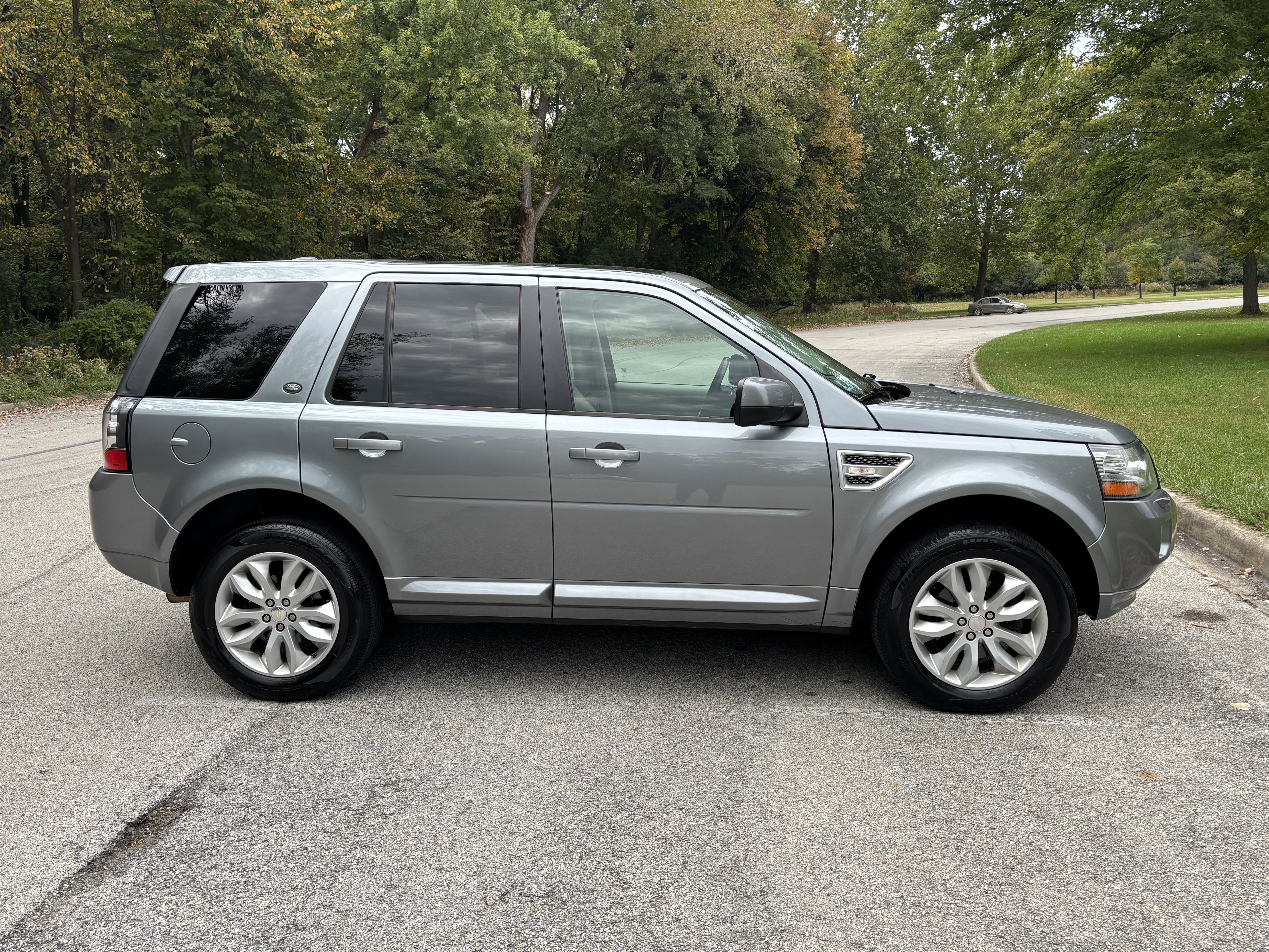 Used 2015 Land Rover LR2 HSE AWD/4WD image 5