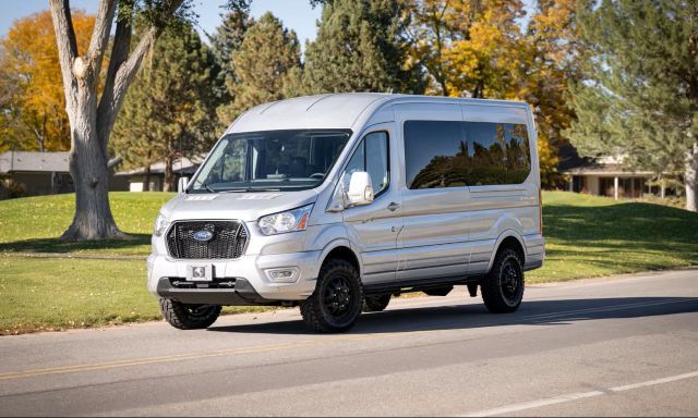 Used 2022 Ford Transit 250 Medium Roof AWD image 2