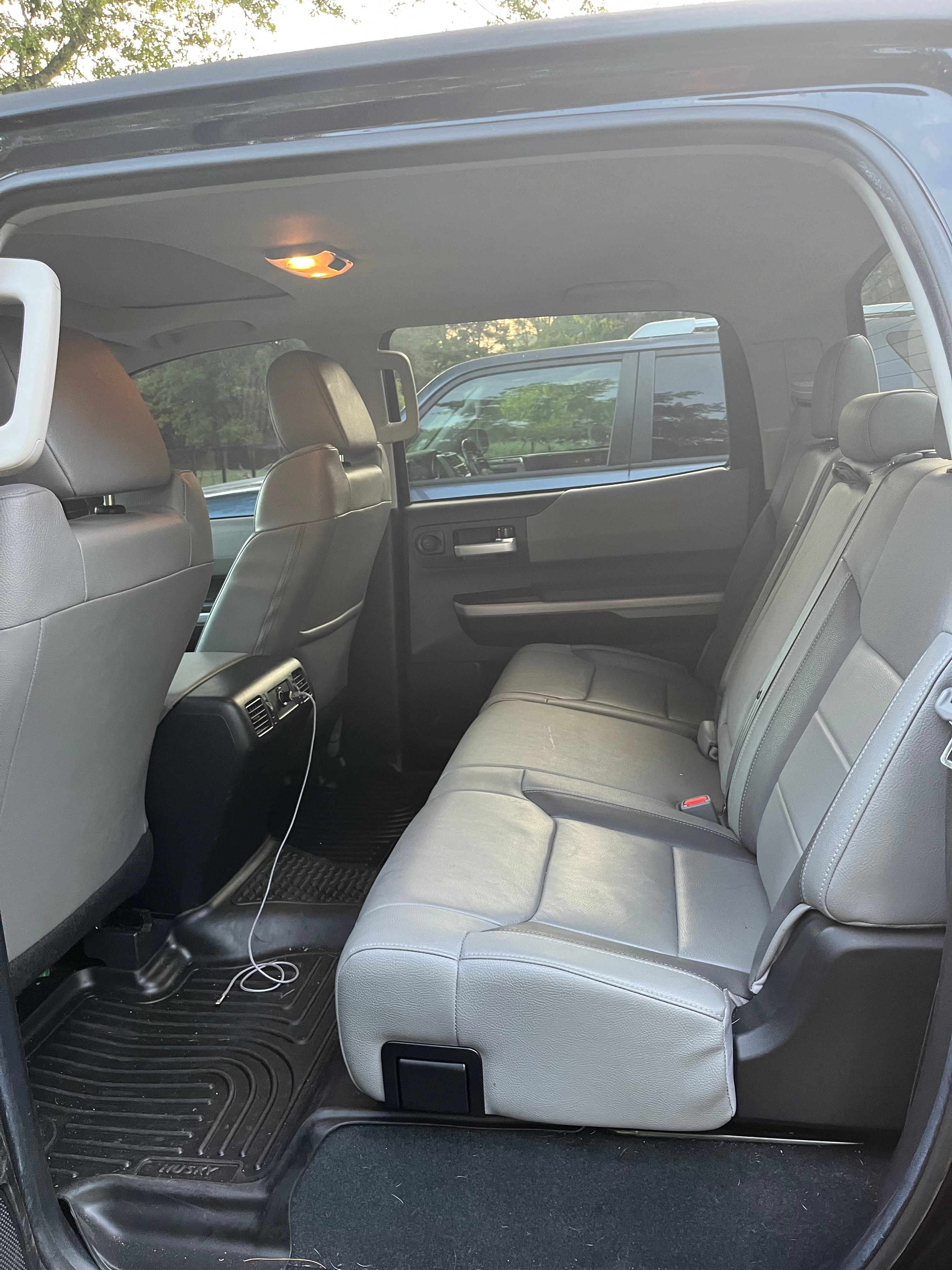 Used 2021 Toyota Tundra Limited w/ Limited Premium Package AWD/4WD image 4