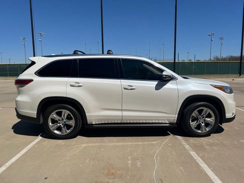Used 2015 Toyota Highlander Limited Platinum FWD image 15