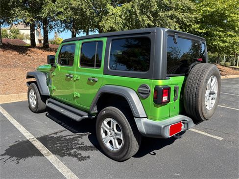 Used 2019 Jeep Wrangler Unlimited Sport S image 2