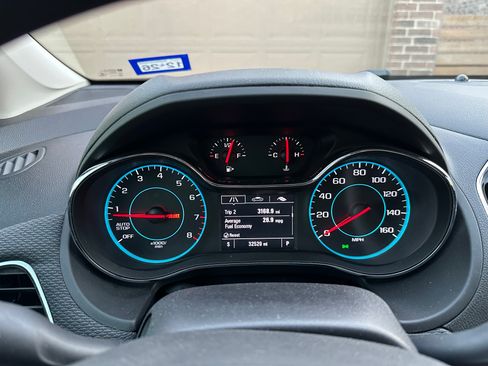 Used 2018 Chevrolet Cruze LT w/ Convenience Package image 5