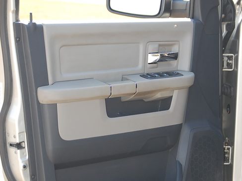 Used 2009 Dodge Ram 1500 Truck SLT w/ Remote Start & Security Group image 23