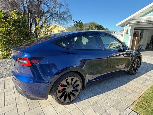 Used 2021 Tesla Model Y Performance image 6