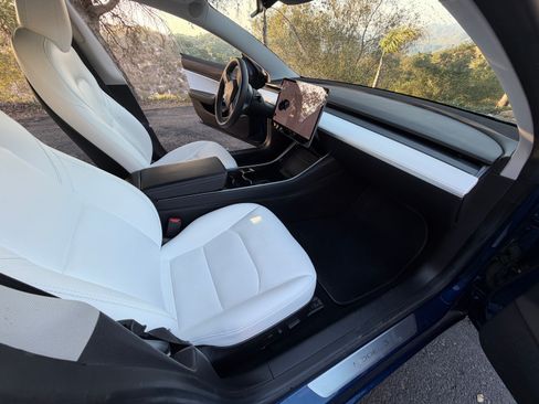 Used 2019 Tesla Model 3 Long Range image 11