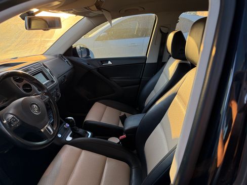 Used 2016 Volkswagen Tiguan S image 5