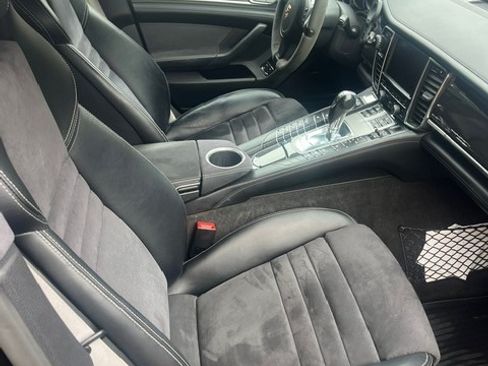 Used 2013 Porsche Panamera GTS image 29