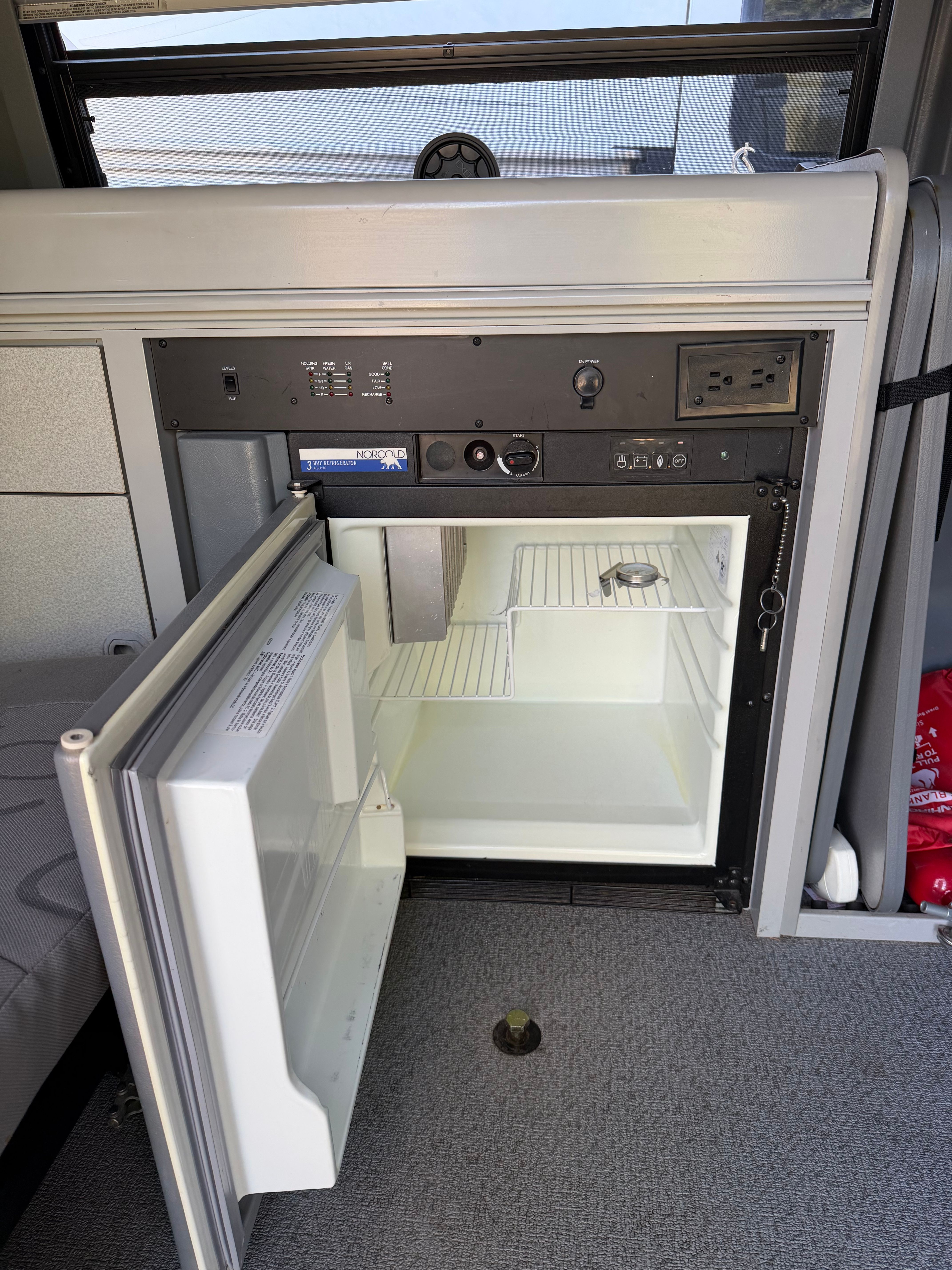 Used 2003 Volkswagen Eurovan Camper FWD image 6