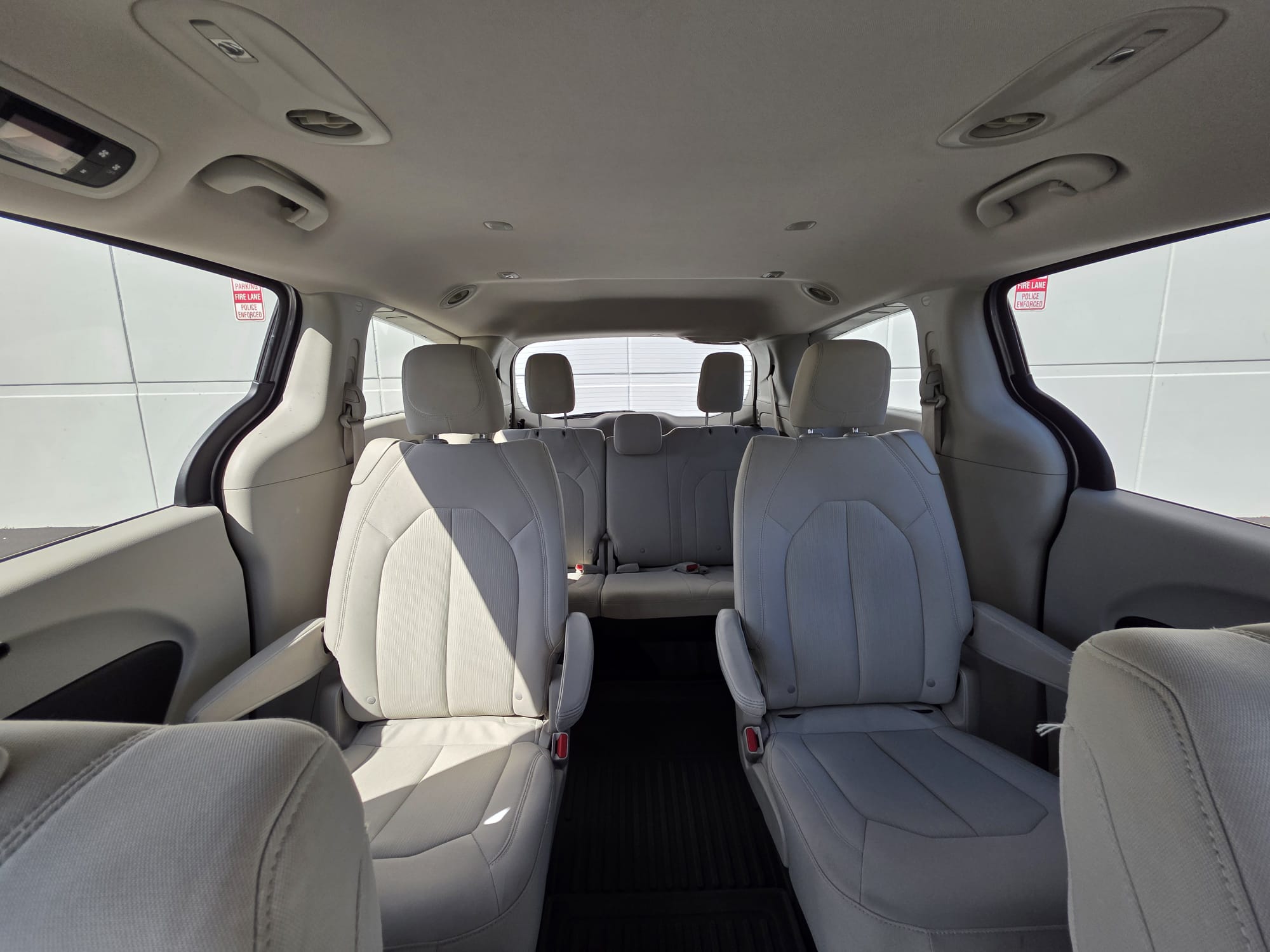Used 2017 Chrysler Pacifica Touring FWD image 25