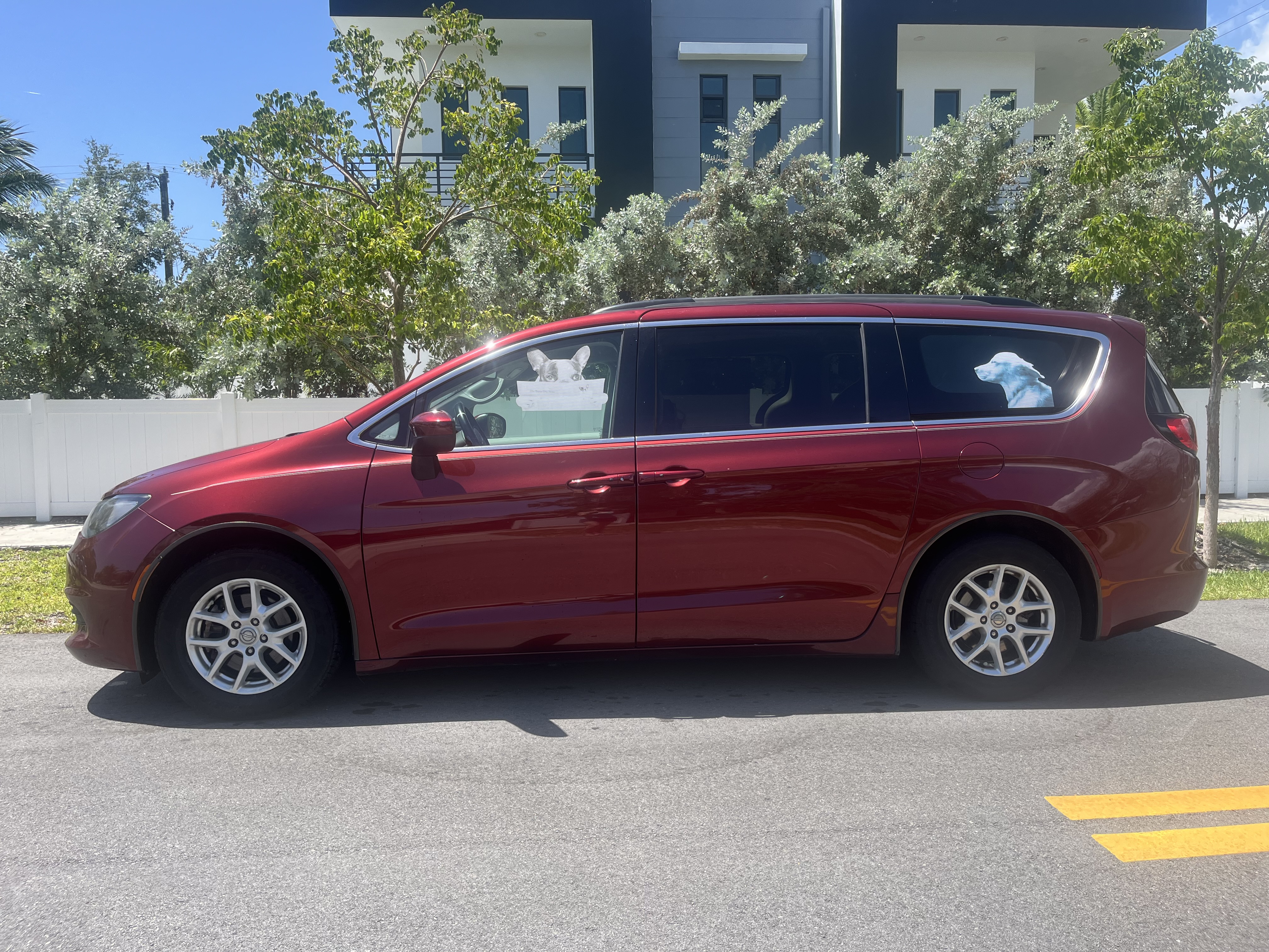 Used 2020 Chrysler Voyager Lxi FWD image 12
