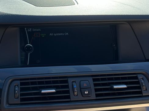 Used 2011 BMW 550i Sedan image 26