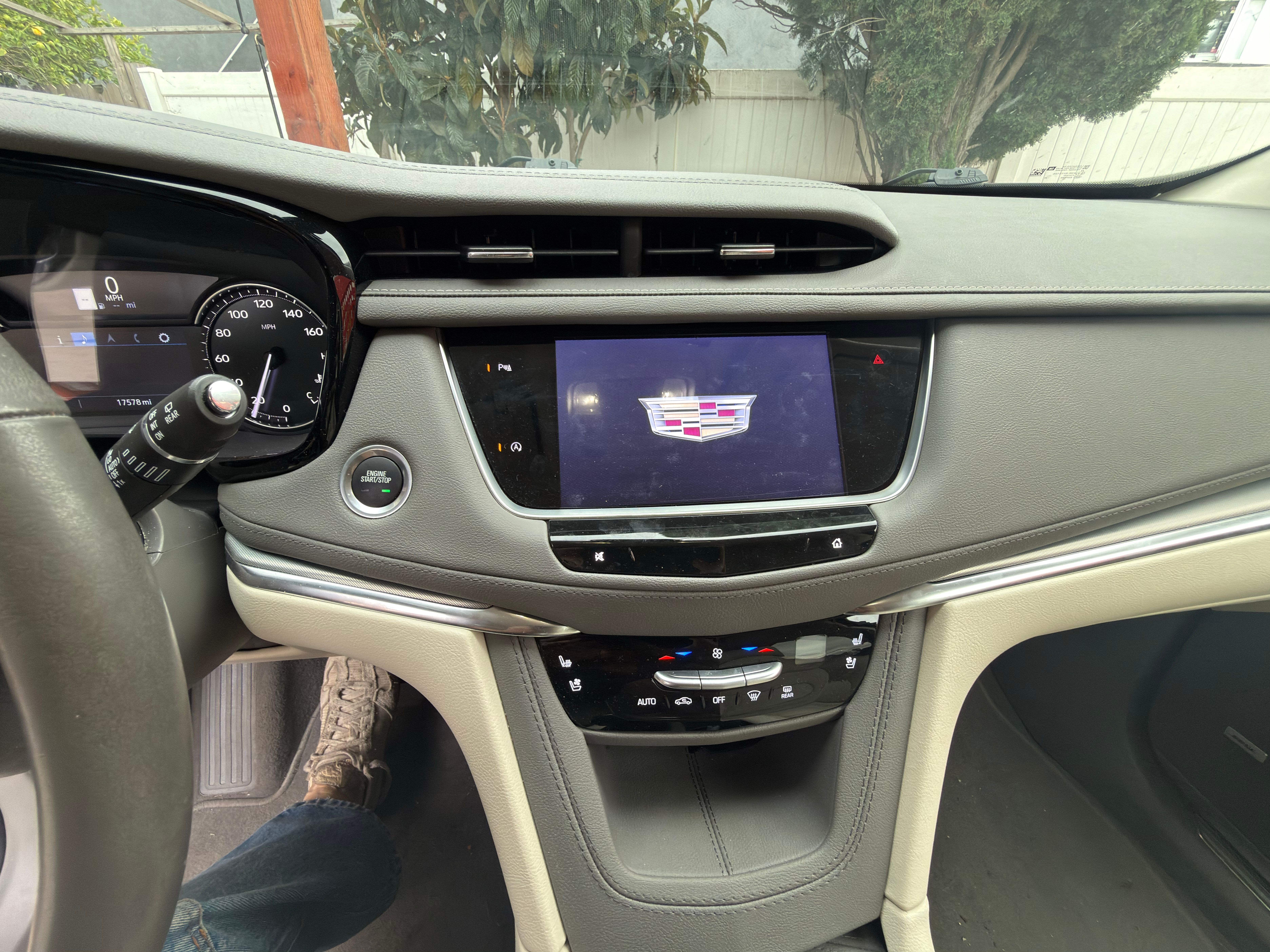 Used 2025 Cadillac XT5 Premium Luxury FWD image 4
