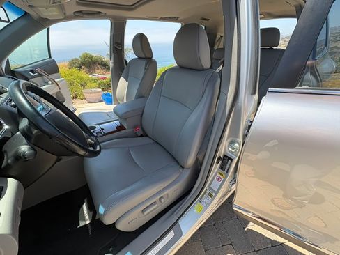 Used 2013 Toyota Highlander Limited FWD image 12