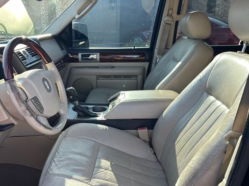 Used 2003 Lincoln Navigator 4WD image 9