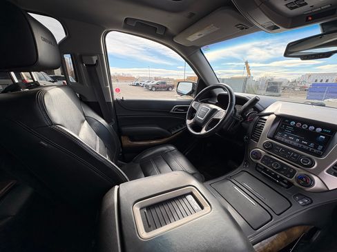 Used 2017 GMC Yukon XL Denali image 20
