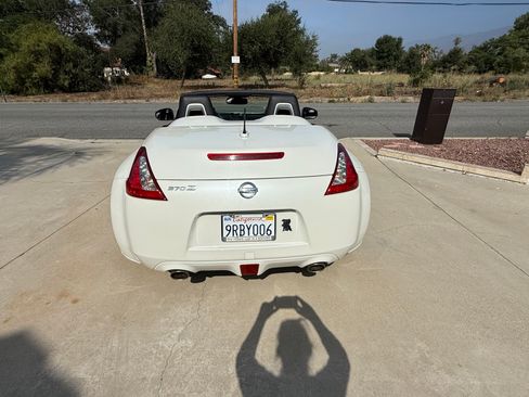 Used 2016 Nissan 370Z Touring image 12