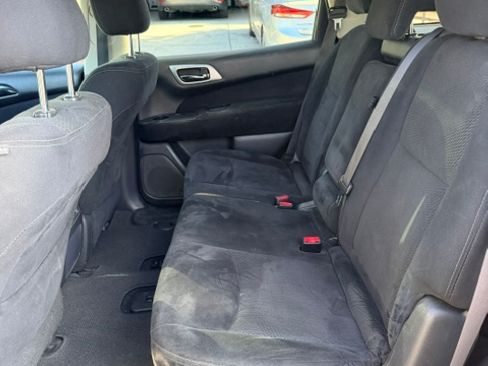 Used 2016 Nissan Pathfinder SV FWD image 13