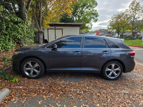 Used 2013 Toyota Venza Limited image 9
