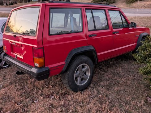 Used 1996 Jeep Cherokee SE image 2