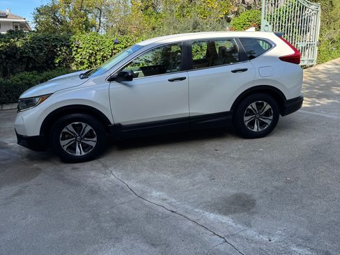 Used 2018 Honda CR-V LX image 2