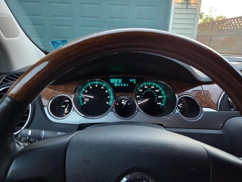 Used 2012 Buick Enclave Convenience FWD image 8