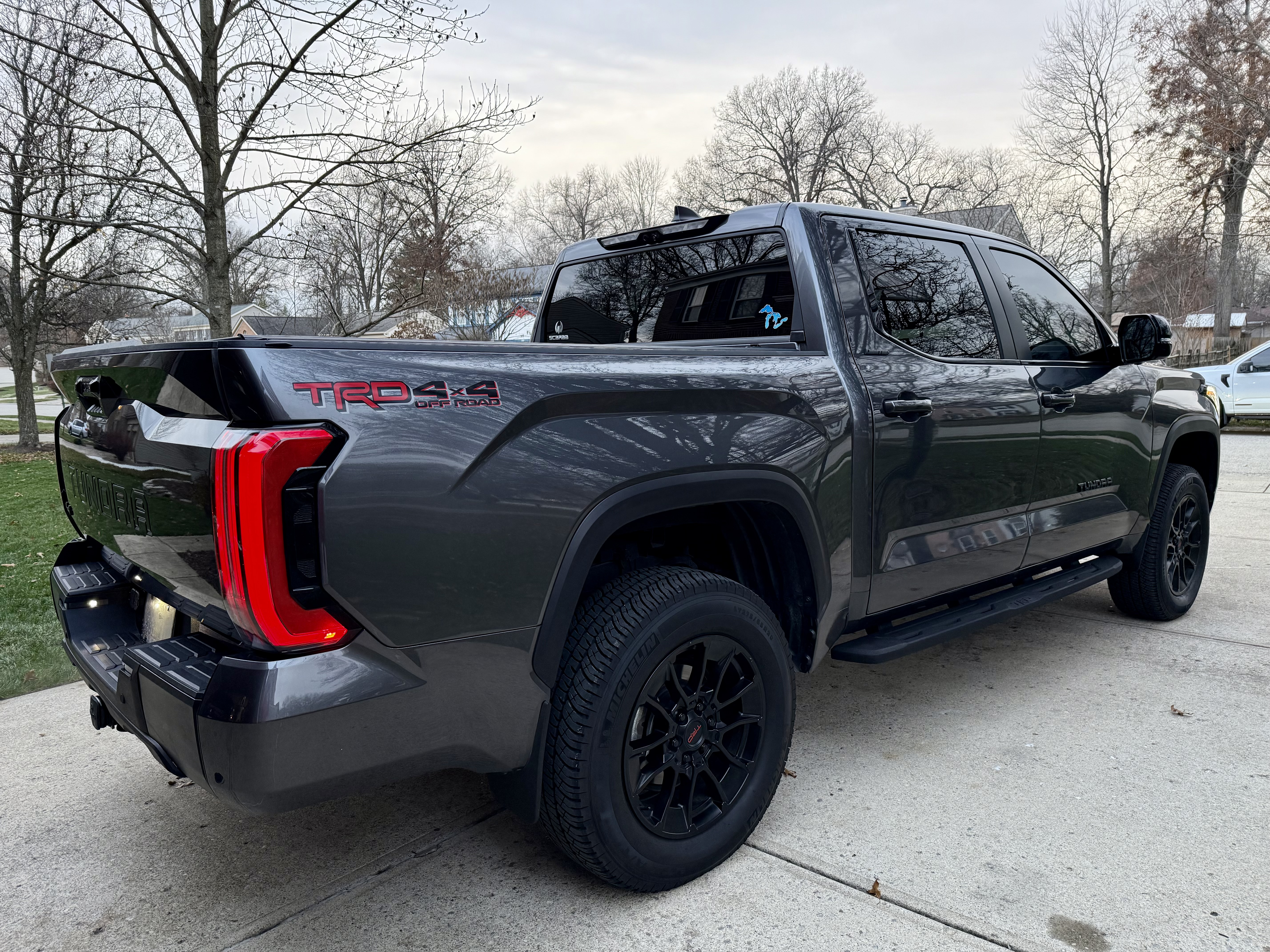 Used 2024 Toyota Tundra Limited w/ TRD Off-Road Package AWD/4WD image 11