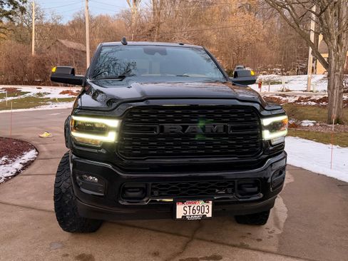 Used 2022 RAM 2500 Big Horn w/ Level C Equiment Group image 11