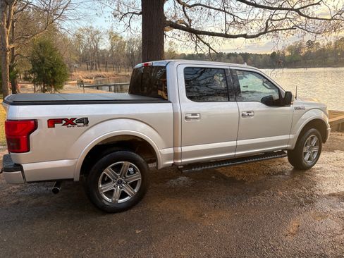Used 2018 Ford F150 Lariat image 8