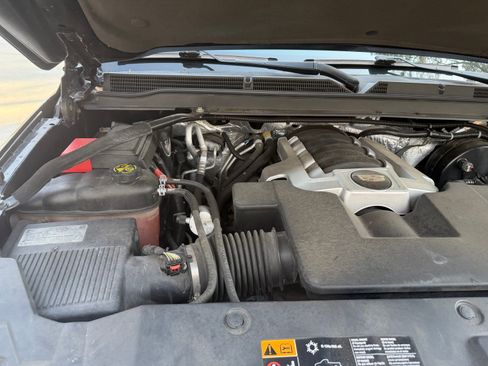 Used 2015 Cadillac Escalade ESV Platinum image 29