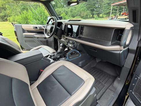 Used 2023 Ford Bronco Wildtrak AWD/4WD image 16