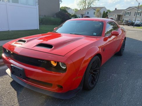 Used 2019 Dodge Challenger SRT Hellcat Redeye image 4