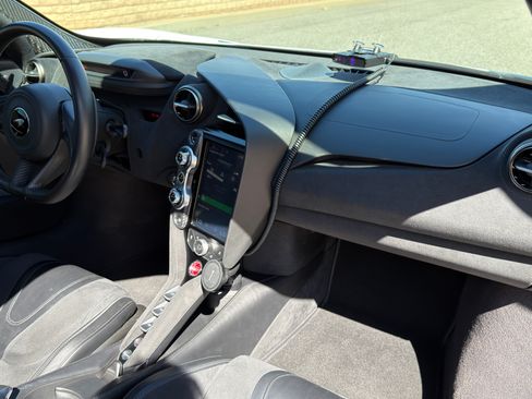 Used 2020 McLaren 720S Coupe 2D image 4