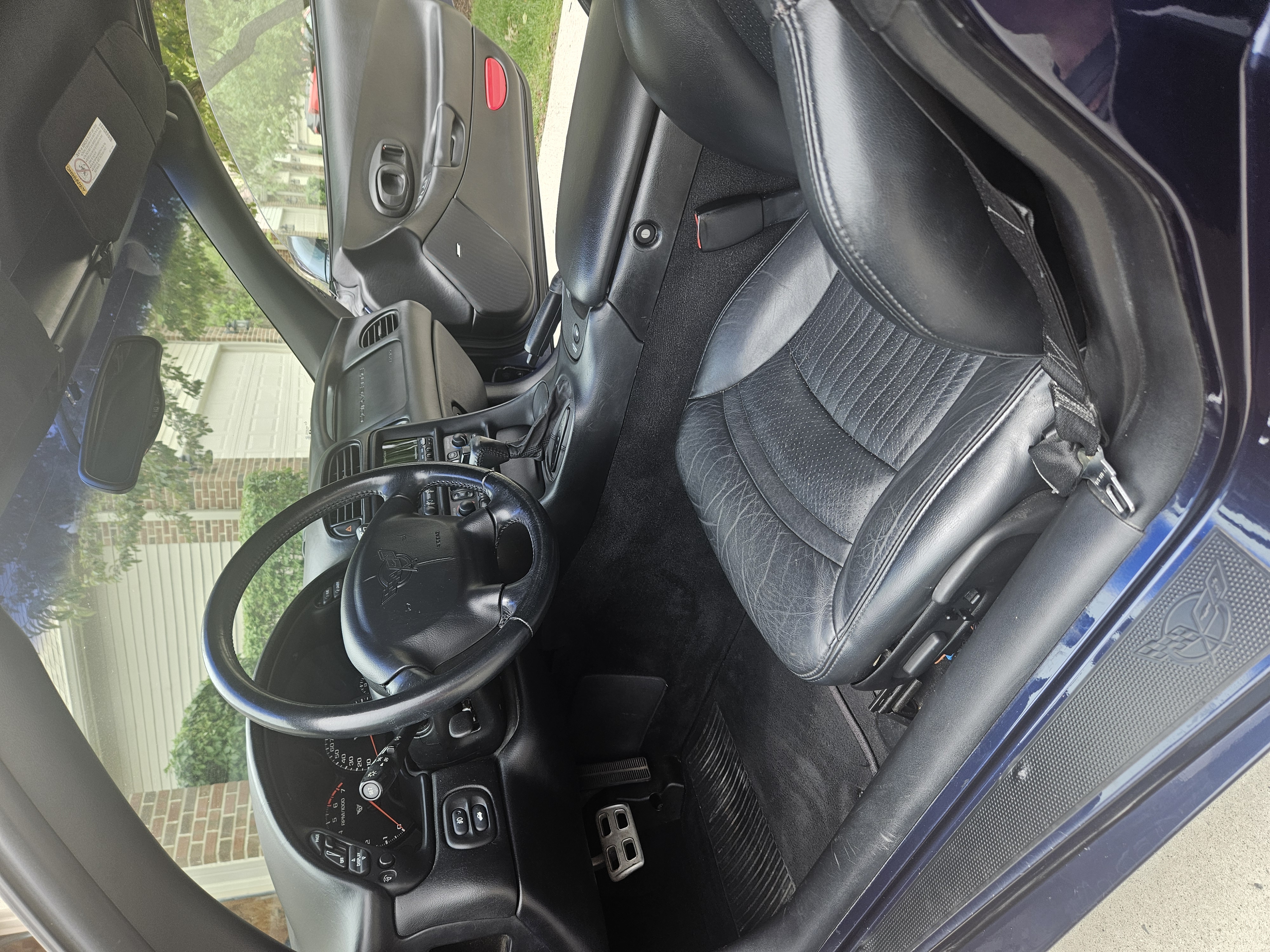 Used 2001 Chevrolet Corvette Coupe w/ Preferred Equipment Group2 RWD image 8