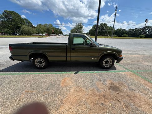 Used 2001 Chevrolet S10 Pickup 2WD Regular Cab image 5