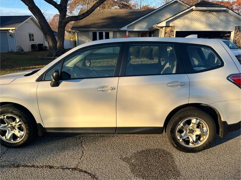 Used 2017 Subaru Forester 2.5i image 5