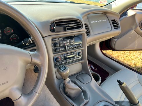 Used 2003 Chevrolet Corvette Convertible w/ Preferred Equipment Group1 image 27