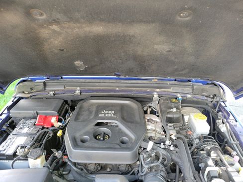 Used 2019 Jeep Wrangler Unlimited Sahara image 12