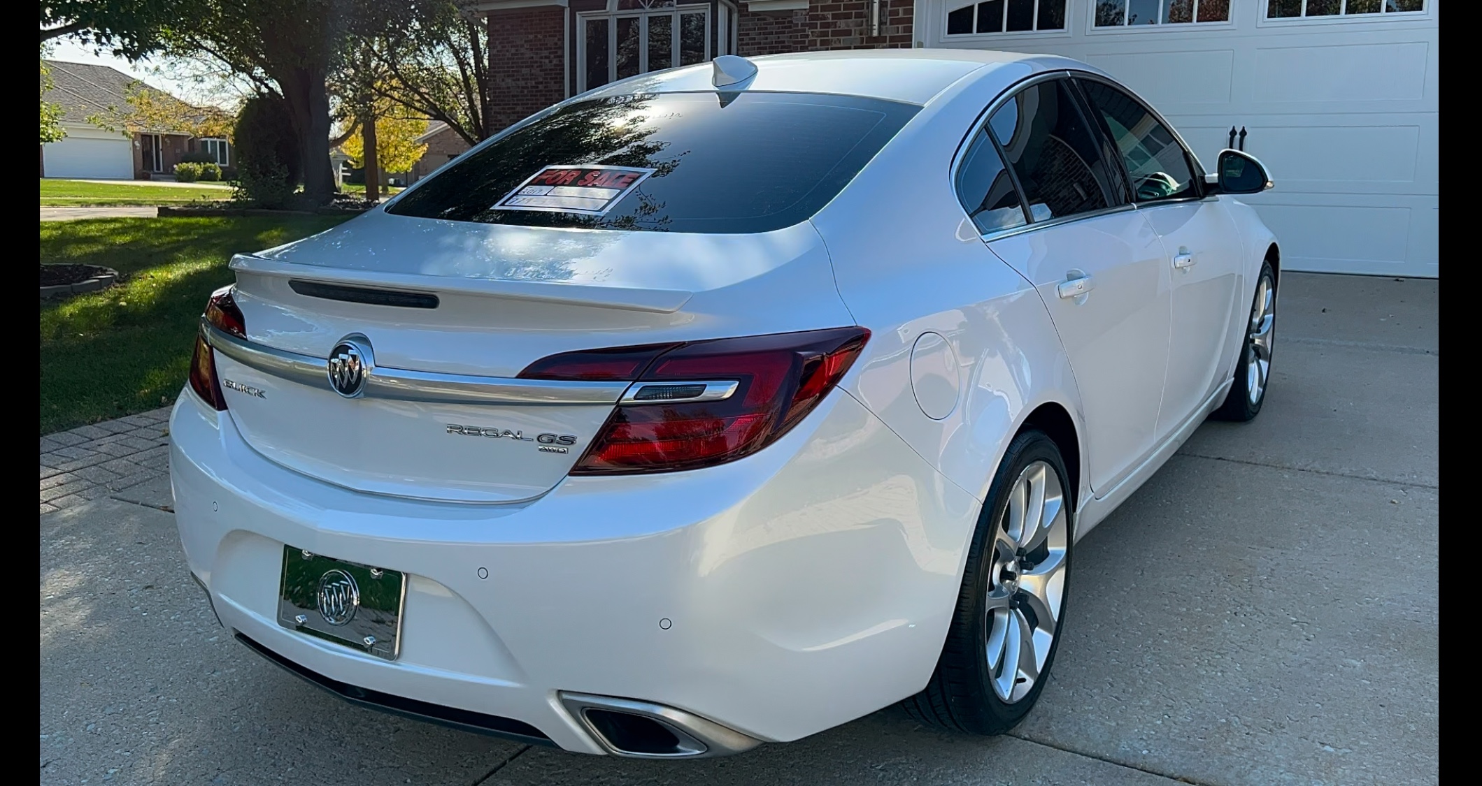 Used 2017 Buick Regal GS w/ Driver Confidence Package #2 AWD/4WD image 1