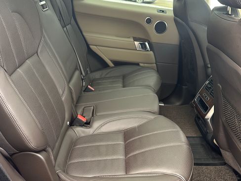 Used 2014 Land Rover Range Rover Sport HSE image 11
