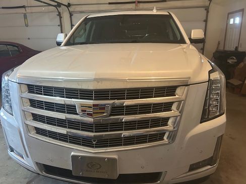 Used 2018 Cadillac Escalade ESV Luxury w/ LPO, Radiant Package image 7