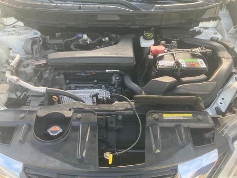 Used 2018 Nissan Rogue SL w/ Premium Package image 10