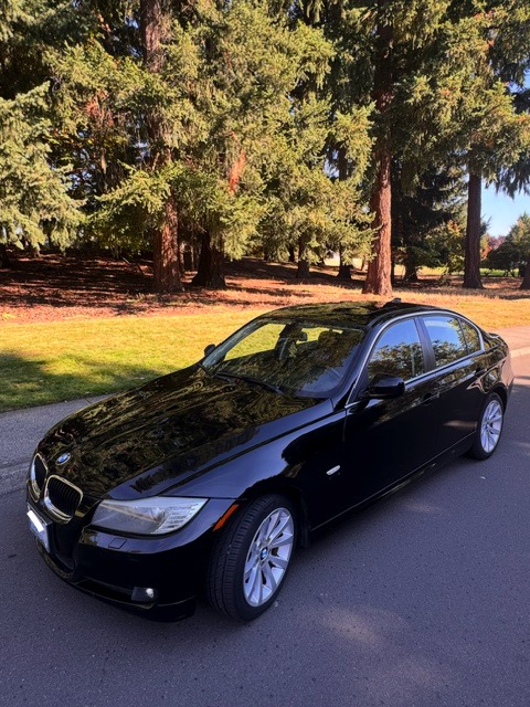 Used 2011 BMW 328i xDrive Sedan AWD/4WD image 1