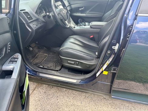 Used 2015 Toyota Venza XLE image 6