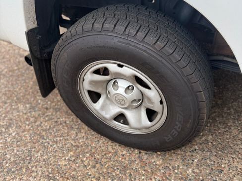 Used 2015 Toyota Tacoma PreRunner w/ SR5 Package image 12