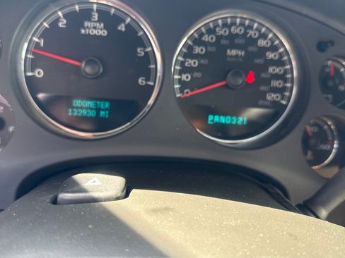 Used 2007 Chevrolet Suburban 2500 LT w/ LT Preferred Equipment Group AWD/4WD image 17