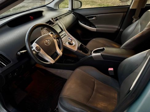 Used 2013 Toyota Prius Four w/ Deluxe Solar Roof Pkg image 15
