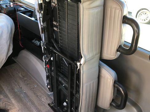 Used 2007 Ford E-350 and Econoline 350 Extended Super Duty RWD image 18